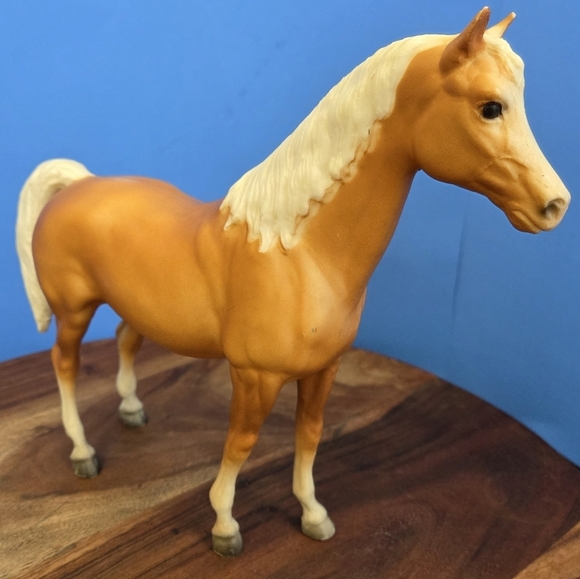 Breyer 1836 Ideal Series - Palomino Geronimo 2022 RETIRED - Picture 12 of 12